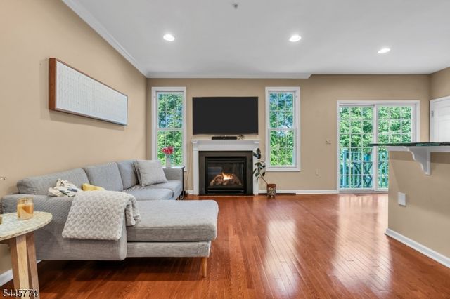 28 Forshee Cir, Montvale Boro, NJ 07645