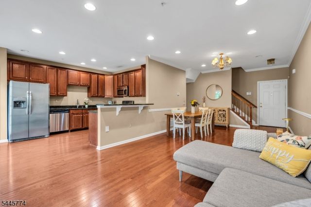 28 Forshee Cir, Montvale Boro, NJ 07645