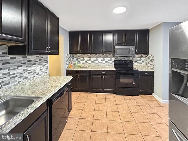 19634 CLUB LAKE RD, Montgomery Village, MD 20886