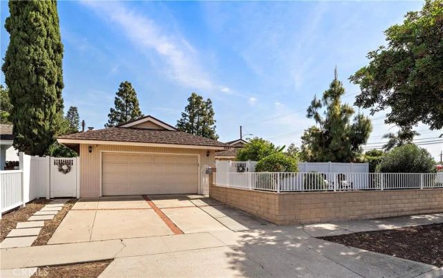 1481 Lance, Tustin, CA 92780