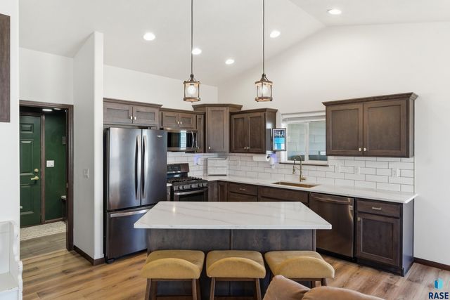 3820 S Attalia Ct Court, Sioux Falls, SD 57110