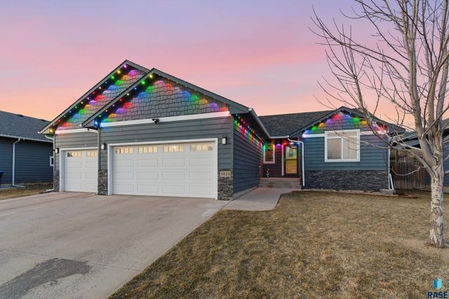3820 S Attalia Ct Court, Sioux Falls, SD 57110