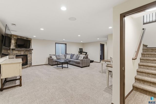 3820 S Attalia Ct Court, Sioux Falls, SD 57110