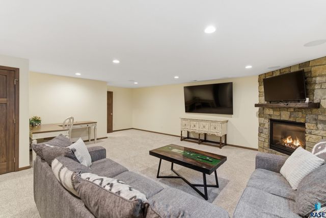 3820 S Attalia Ct Court, Sioux Falls, SD 57110