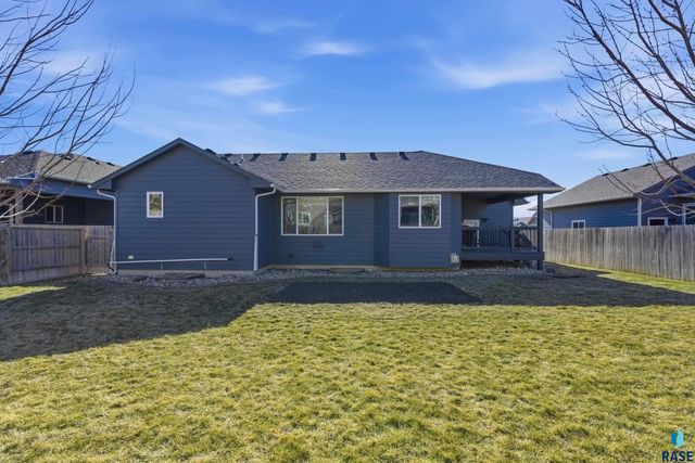 3820 S Attalia Ct Court, Sioux Falls, SD 57110