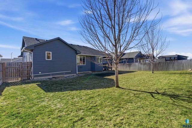 3820 S Attalia Ct Court, Sioux Falls, SD 57110