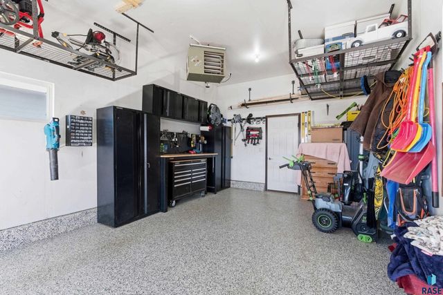 3820 S Attalia Ct Court, Sioux Falls, SD 57110