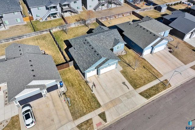 3820 S Attalia Ct Court, Sioux Falls, SD 57110