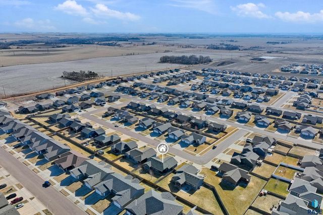 3820 S Attalia Ct Court, Sioux Falls, SD 57110