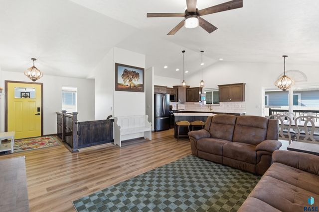 3820 S Attalia Ct Court, Sioux Falls, SD 57110