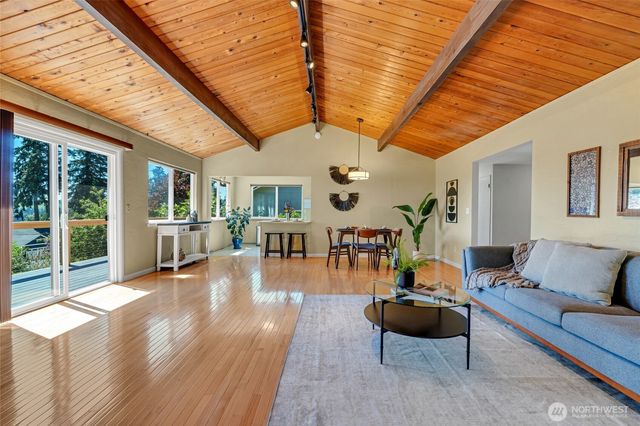111 Gamble Lane, Port Ludlow, WA 98365