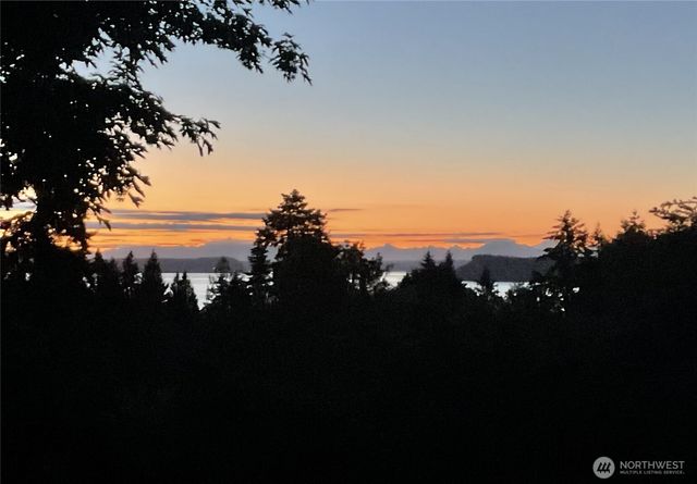 111 Gamble Lane, Port Ludlow, WA 98365