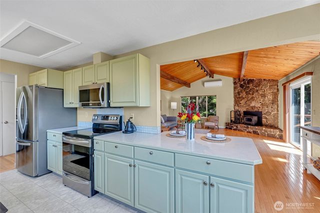 111 Gamble Lane, Port Ludlow, WA 98365