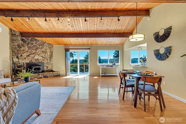 111 Gamble Lane, Port Ludlow, WA 98365
