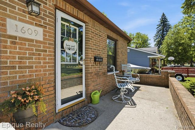1609 New Jersey Avenue, Marysville, MI 48040