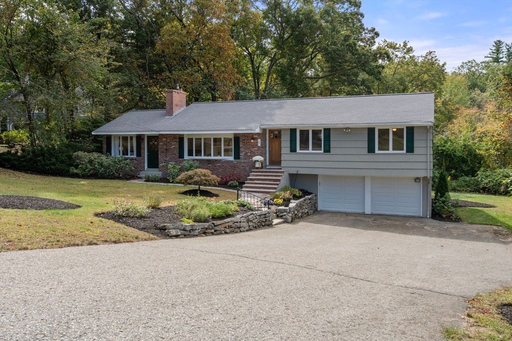 5 Oakwood Rd, Acton, MA 01720