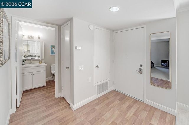 1324 Canyonwood Ct 1, Walnut Creek, CA 94595