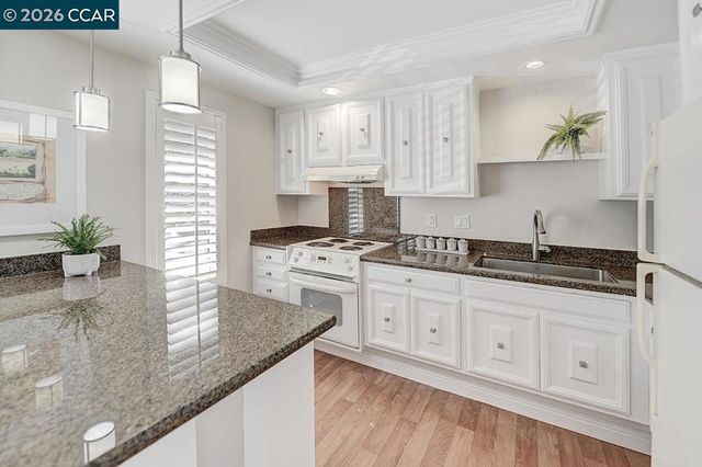 1324 Canyonwood Ct 1, Walnut Creek, CA 94595