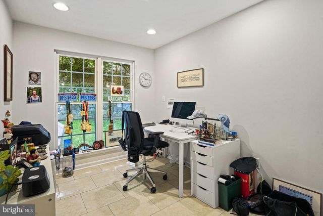 6117 LARSTAN DR, Alexandria, VA 22312