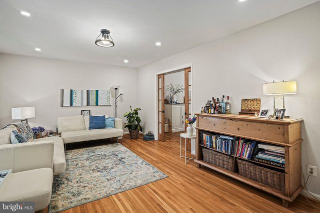 6117 LARSTAN DR, Alexandria, VA 22312