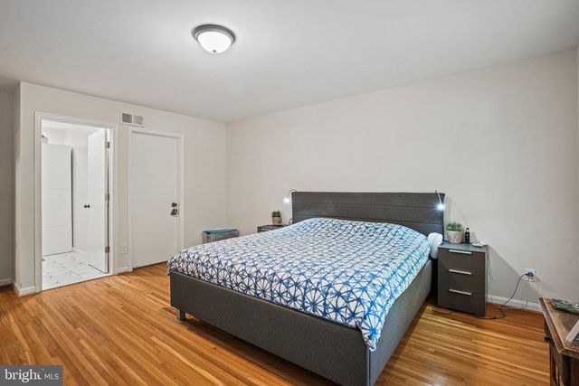 6117 LARSTAN DR, Alexandria, VA 22312