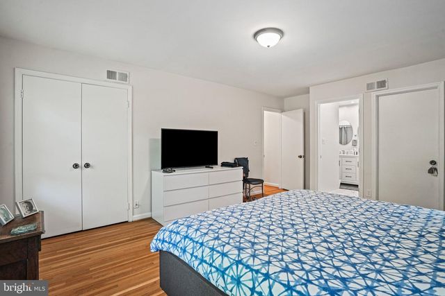 6117 LARSTAN DR, Alexandria, VA 22312