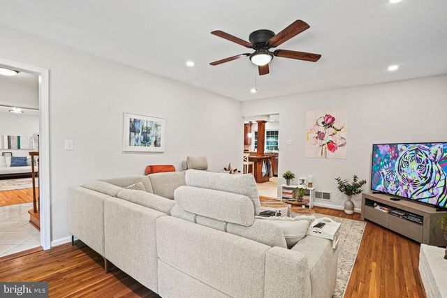 6117 LARSTAN DR, Alexandria, VA 22312