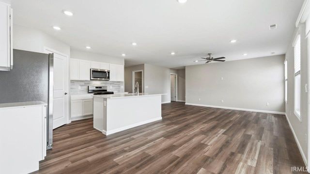 1010 Butler Lake Court, Fort Wayne, IN 46818