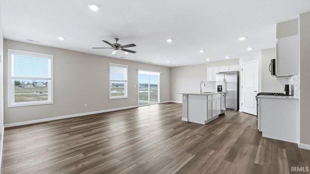 1010 Butler Lake Court, Fort Wayne, IN 46818