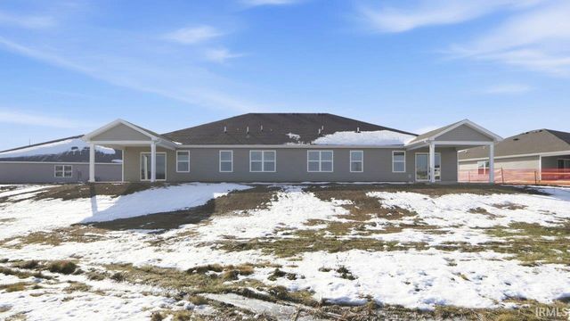 1010 Butler Lake Court, Fort Wayne, IN 46818