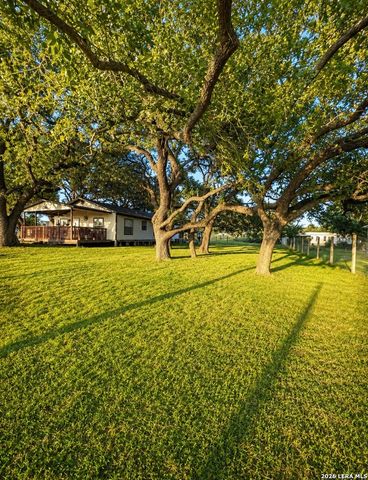 8288 w fm 476, Poteet, TX 78065