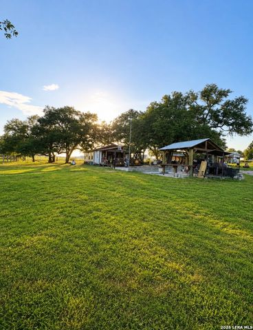 8288 w fm 476, Poteet, TX 78065