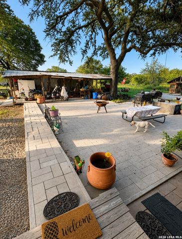 8288 w fm 476, Poteet, TX 78065