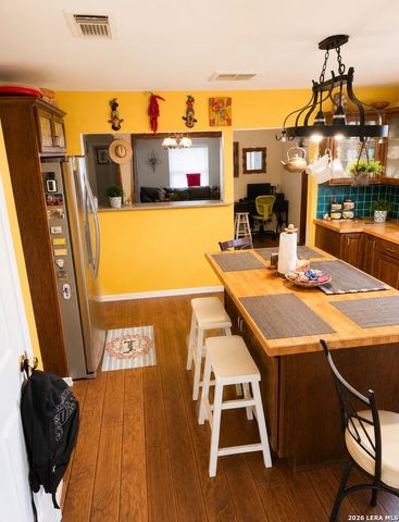 8288 w fm 476, Poteet, TX 78065