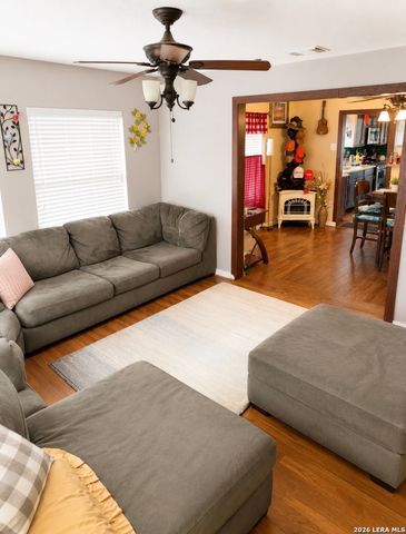 8288 w fm 476, Poteet, TX 78065