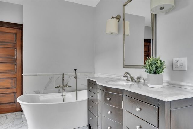 14 Buena Vista Park -, Cambridge, MA 02140