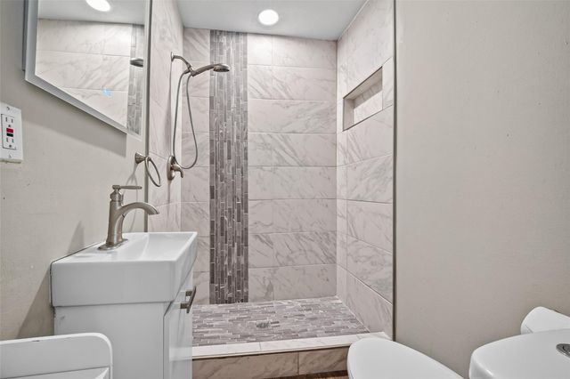6122 Sanford Road, Houston, TX 77096