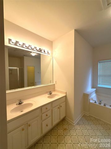 2618 Hartley Hills Drive, Charlotte, NC 28213