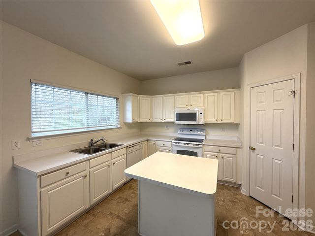 2618 Hartley Hills Drive, Charlotte, NC 28213