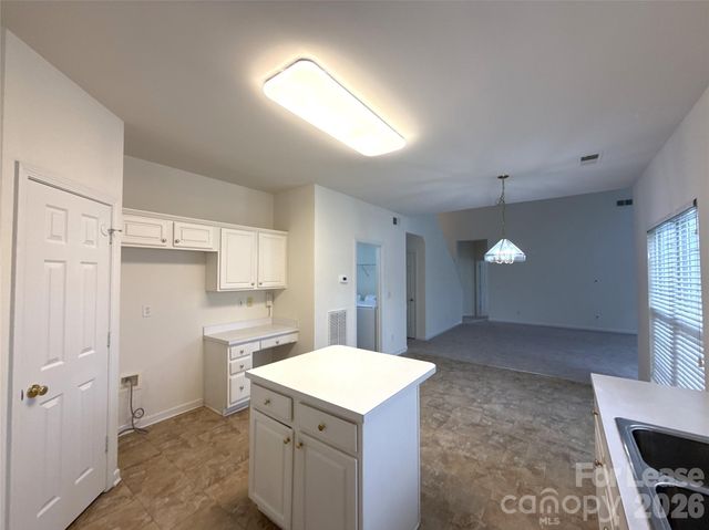 2618 Hartley Hills Drive, Charlotte, NC 28213