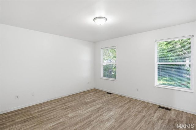10236 Earl Drive, St Louis, MO 63136