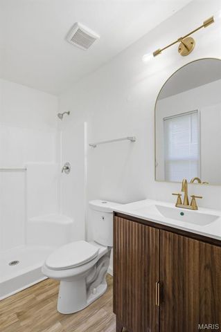 10236 Earl Drive, St Louis, MO 63136