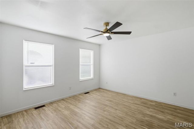 10236 Earl Drive, St Louis, MO 63136