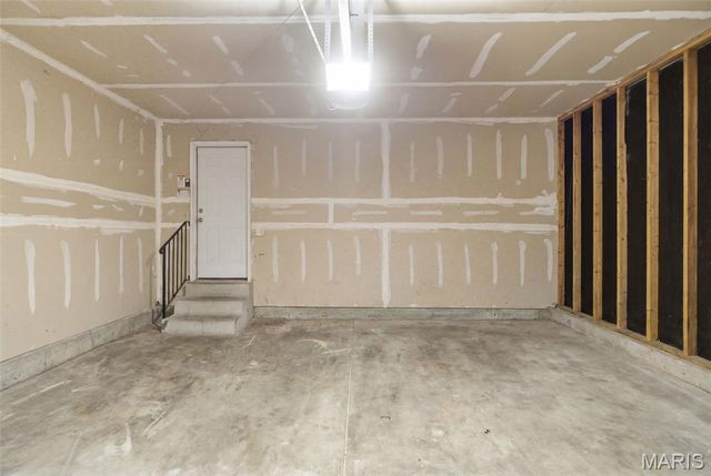 10236 Earl Drive, St Louis, MO 63136