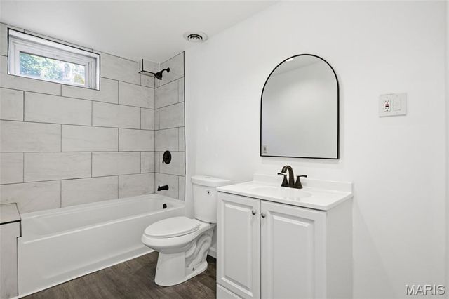 10236 Earl Drive, St Louis, MO 63136