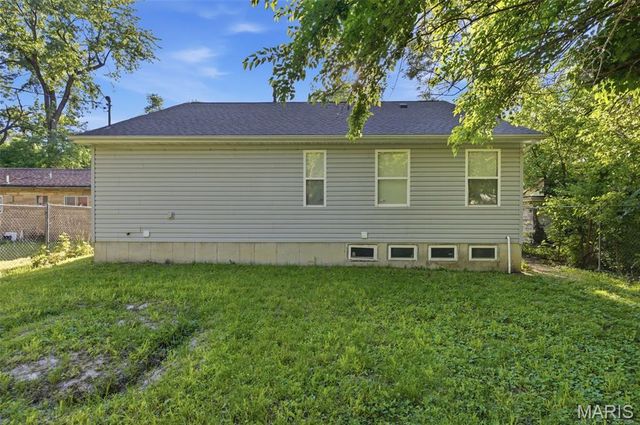 10236 Earl Drive, St Louis, MO 63136