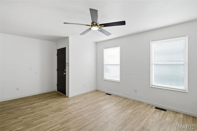 10236 Earl Drive, St Louis, MO 63136