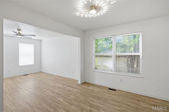 10236 Earl Drive, St Louis, MO 63136