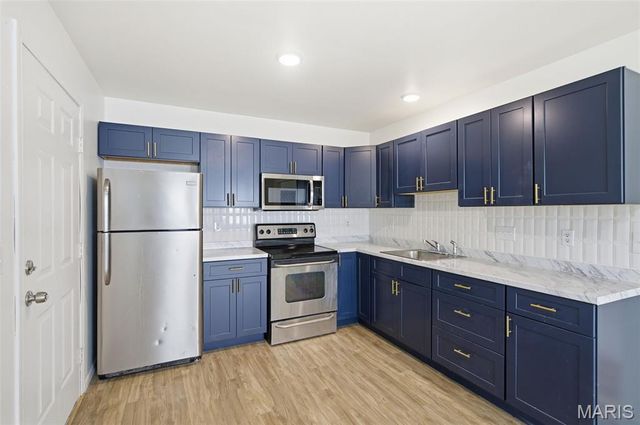 10236 Earl Drive, St Louis, MO 63136