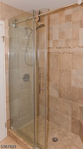 425 Diablo Ct, Mahwah Twp., NJ 07430